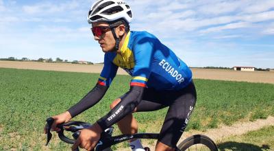 Richard Carapaz durante un entrenamiento en Imola, Italia, el sábado 26 de septiembre de 2020.