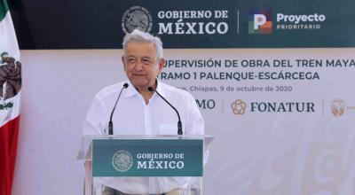 El presidente de México, Andrés Manuel López Obrador, mientras habla durante la supervisión de obra del Tren Maya este 10 de octubre de 2020.