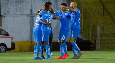 Los futbolistas de la Católica festejan el primer gol ante Macará en un partido de la LigaPro, el jueves 15 de octubre de 2020.