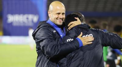 El director técnico español, Miguel Ángel Ramírez, celebrando un triunfo con IDV.