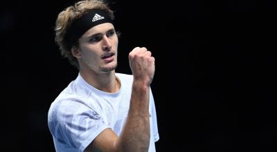 Alexander Zverev celebra un punto en el partido ante Diego Schwartzman, por las finales ATP, el 18 de noviembre de 2020.