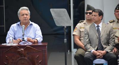 El presidente Lenín Moreno y el entonces viceministro del Interior, Patricio Pazmiño, en una visita al Cuartel Model en Guayaquil, el 29 de agosto de 2019.