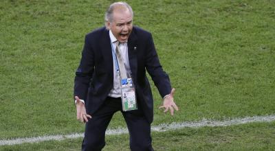 Alejandro Sabella dirigiendo a la selección argentina en el Mundial de Brasil 2014.