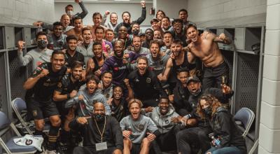 Los jugadores de Los Angeles Football Club (LAFC) festejan su paso a la final de la Concachampions, después de ganarle al América por 3 a 1, el sábado 19 de diciembre de 2020.