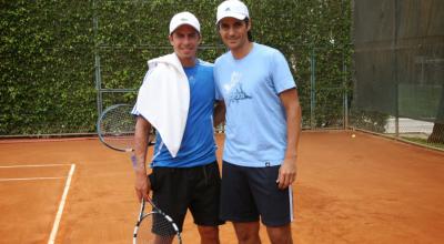 Gonzalo Escobar junto a Nicolás Lapentti en un entrenamiento en Ecuador. 