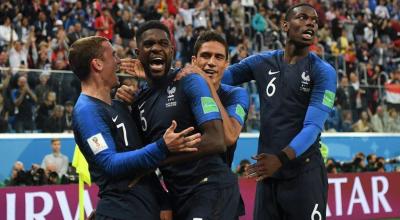 Los jugadores de la Selección francesa celebran un gol.