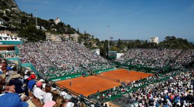 Los aficionados viendo un partido del Masters 1.000 de Montecarlo con el estadio lleno, en el torneo de 2019.