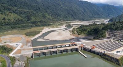 Una panorámica de las obras de captación de la central Coca Codo Sinclair, en 2017.