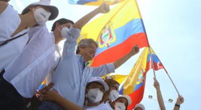 El candidato Guillermo Lasso, durante el cierre de campaña en Guayaquil, 8 de abril de 2021.