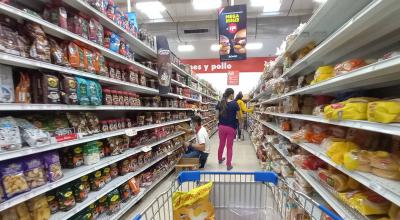 Un pasillo de un supermercado en Guayaquil, el 23 de abril de 2021. 