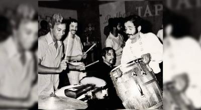 Willie Colón (a la derecha de la imagen) junto a George Deleon, Louie "Timbalito" Romero, Milton Cardona y José Luis Mangual Jr. en los carnavales de Panamá, en 1971. 