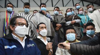 Manifestantes se enfrentan a la Policía en un barrio de Bogotá.