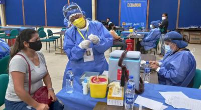 Proceso de vacunación en el Instituto Tecnológico Bolivariano en Guayaquil, el 4 de mayo de 2021.