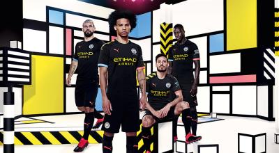 Los futbolistas del Manchester City lucen uno de los uniformes con la marca alemana.