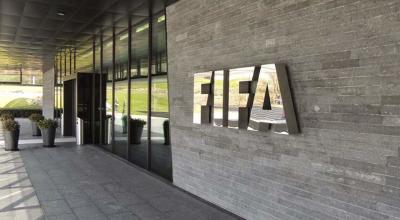 Toma exterior de la sede de la FIFA ubicada en Zúrich, Suiza.