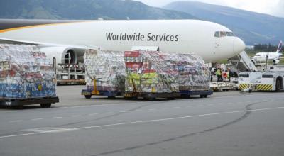 Un cargamento de vacunas contra el Covid-19 de la farmacéutica Pfizer en el aeropuerto Mariscal Sucre de Quito, el 18 de mayo de 2021.