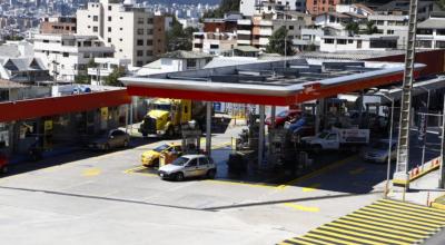 Vista panorámica de una gasolinera al norte de Quito, el 12 de junio de 2021.