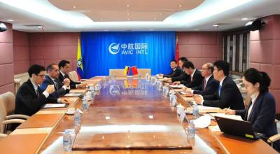 Miembros de la Embajada de Ecuador en China presenta los ejes prioritarios de la agenda productiva del nuevo Gobierno, el 2 de junio de 2021.