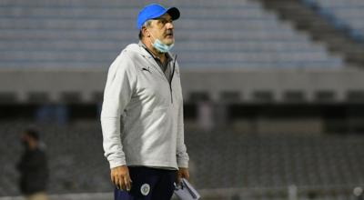 El entrenador Pablo Marini, dirigiendo un partido con Montevideo City Torque, el 10 de mayo de 2021, en Uruguay.