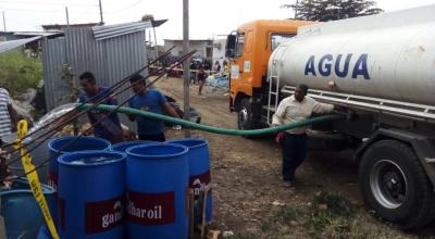 Un tanquero de agua potable de la Prefectura de Guayas, en Monte Sinaí, en 2018.