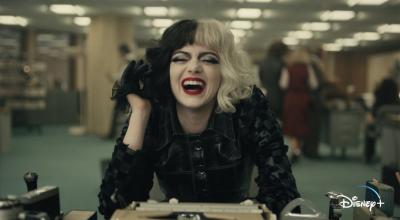 Escena de la película 'Cruella' protagonizada por Emma Stone.