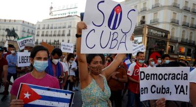 Concentración "Por una Cuba libre" en la Puerta del Sol, este lunes en Madrid. 12 de julio de 2021
