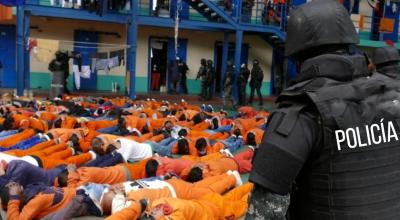 Operativo de conteo de presos en la Cárcel de Latacunga, luego del motín del 21 de julio de 2021.