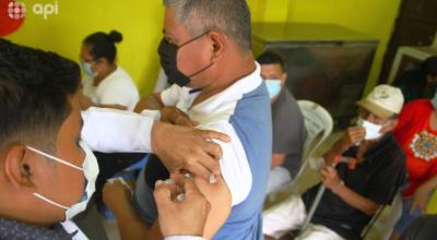 Jornada de vacunación de las brigadas fijas en Guayaquil, 27 de julio de 2021.