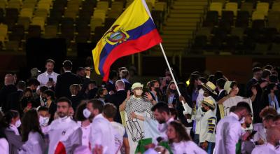 La delegación de Ecuador desfila en la ceremonia de apertura de los Juegos Olímpicos de Tokio, el 23 de julio de 2021.