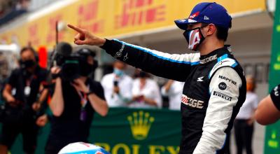 El piloto francés Esteban Ocon del Alpine celebra tras ganar el Gran Premio de Fórmula 1 de Hungría en el circuito de Hungaroring en Mogyorod, el domingo 1 de agosto de 2021.