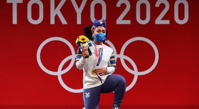 Neisi Dajomes festeja su triunfo en los Juegos Olímpicos de Tokio, el 1 de agosto de 2021.