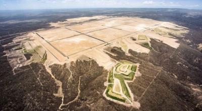 La Refinería del Pacífico es un gigantesco terreno aplanado, a un costo de USD 1.531 millones. 