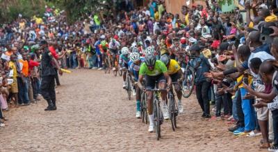 Ciclistas durante el Tour de Ruanda 2017.