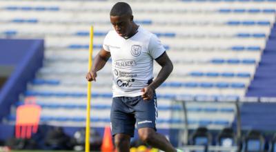 Jhegson Méndez, durante un entrenamiento de Ecuador, en Guayaquil, el lunes 4 de octubre de 2021. 