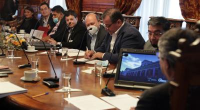 El presidente Guillermo Lasso, mantuvo una reunión con dirigentes de los gremios de los transportistas en el Palacio de Gobierno. 05 de octubre de 2021