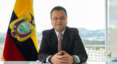El ministro de Inclusión Económica, Esteban Bernal, en su despacho, el 15 de octubre de 2021.