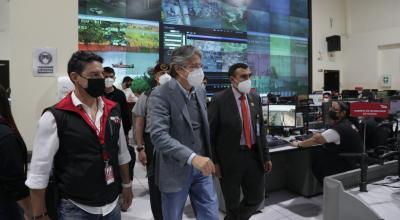 El presidente Guillermo Lasso en la sala del ECU911 de Samborondón, el 29 de septiembre de 2021, después de firmar el estado de excepción por la crisis carcelaria. 