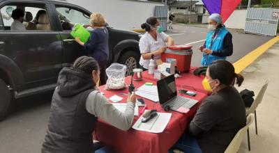 Una brigada móvil del Ministerio de Salud, durante una jornada de vacunación, el 29 de octubre de 2021, en Quito.