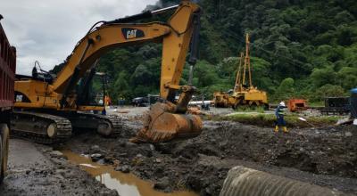 Los trabajos para construir las nuevas variantes de los oleoductos continúan en el sector de Piedra Fina, en Napo. Imagen del 16 de diciembre de 2021.