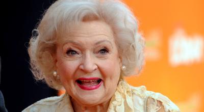 Betty White, la legendaria actriz de la serie "The Golden Girls", murió el 31 de diciembre de 2021. 