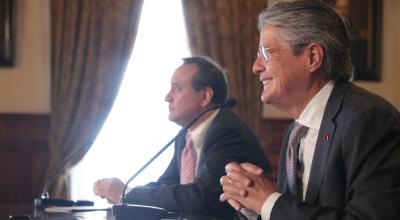 El presidente Guillermo Lasso y el ministro de Finanzas, Simon Cueva, durante una reunión con autoridades del Banco Mundial, el 29 de noviembre de 2021.