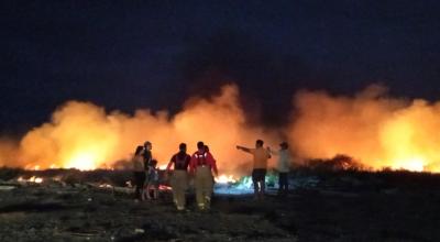 Un incendio forestal en San Vicente, Manabí, consumió entre 20 a 30 hectáreas de vegetación, la noche del 12 de enero de 2022.