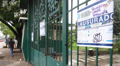 El Municipio de Guayaquil clausura el Colegio Simón Bolívar, por retomar las clases presenciales, este 24 de enero de 2022.