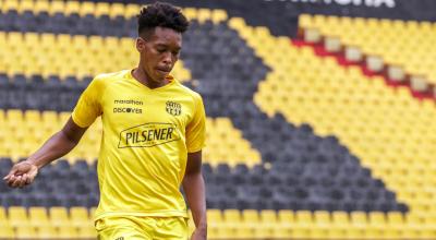 Joshué Quiñónez, durante un entrenamiento con el Barcelona SC, en Guayaquil, el 14 de octubre de 2021.