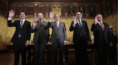 El presidente Guillermo Lasso, durante la posesión del Francisco Jiménez, como ministro de Gobierno, y Patricio Carrillo, como ministro del Interior, el 30 de marzo de 2022.