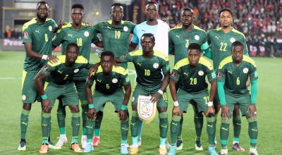 Los jugadores africanos posan antes de un partido ante Egipto, en el Cairo, el 25 de marzo de 2022.