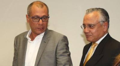 Jorge Glas y Alexis Mera en un evento en la Presidencia de la República. Ambos fueron sentenciados por el caso Sobornos y un tribunal da paso al embargo de sus bienes.