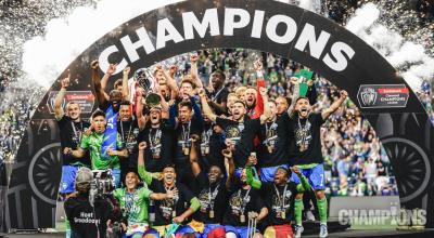 Los jugadores del Seattle Sounders celebran el título de la Concachampions alcanzado el miércoles 4 de mayo de 2022.