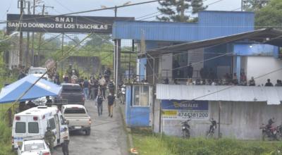 Fachada de la cárcel Bellavista, de Santo Domingo, donde disturbios y enfrentamientos entre bandas dejaron 44 presos fallecidos el 9 de mayo de 2022.