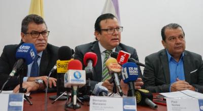 El ministro de Agricultura, Bernardo Manzano, en rueda de prensa desde la sede en Guayaquil, sobre la auditoría a exportadoras de banano, el 5 de julio de 2022.